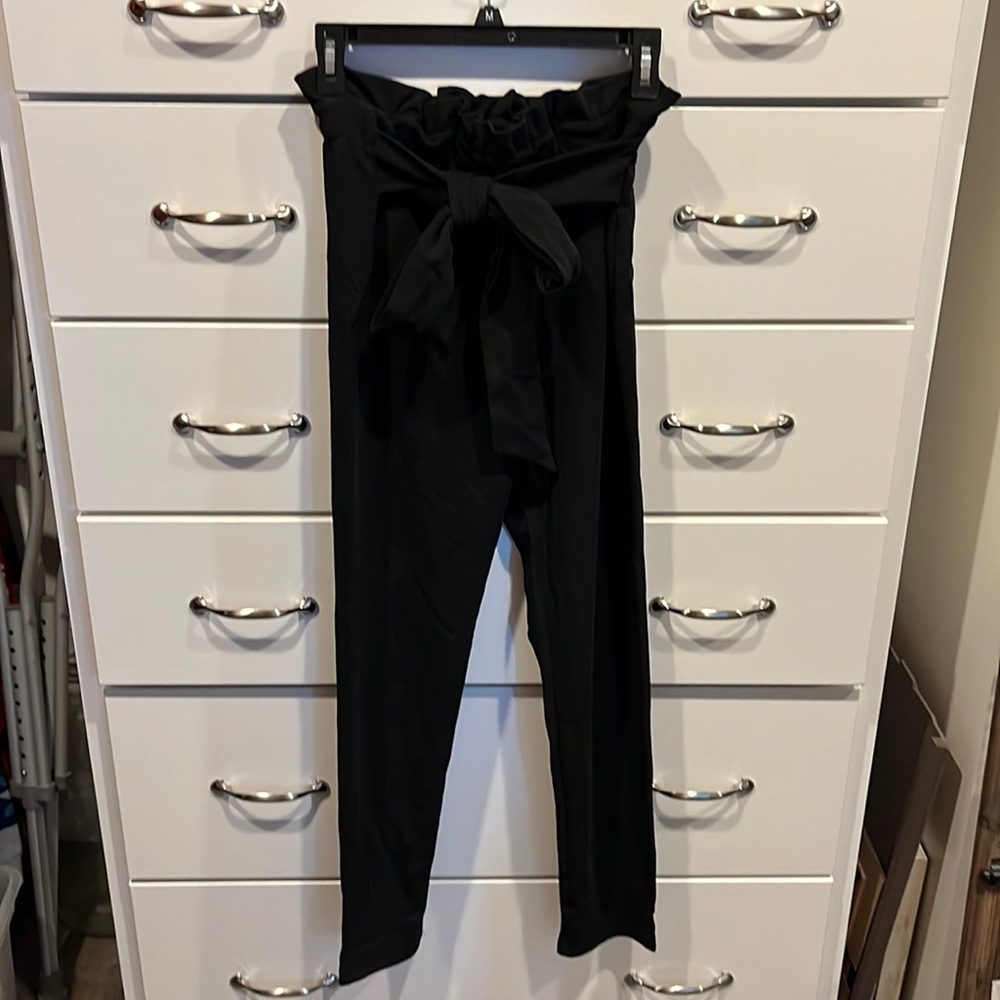 Super cute straight leg black dress pants size small ruffle waist band